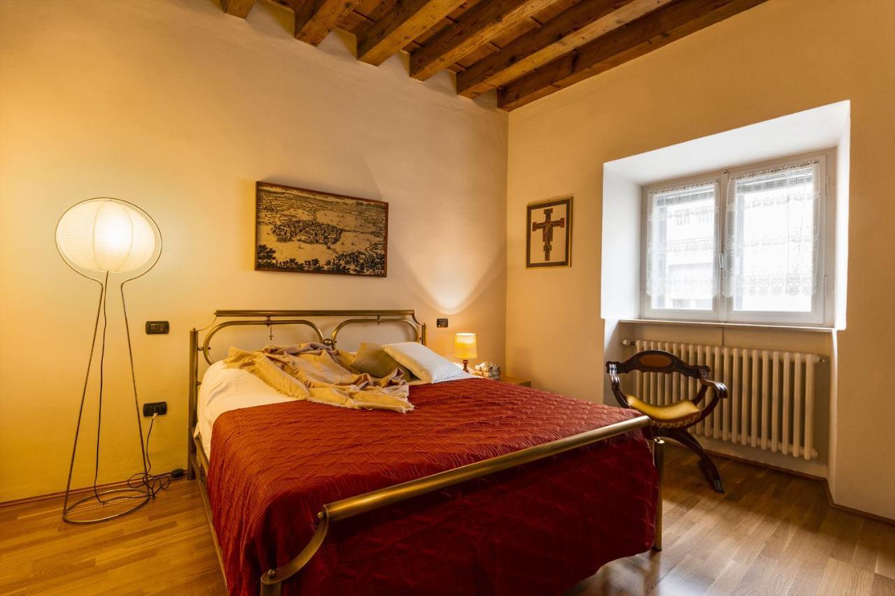 Cavour Suite - Smart Holiday Mantua Exterior foto